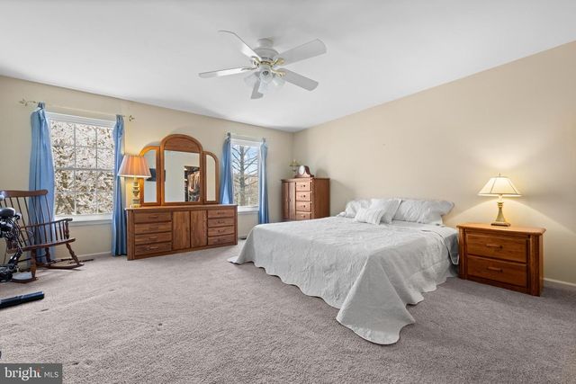 54 LAUREL CIR, Newtown, PA 18940