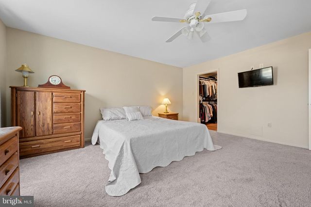 54 LAUREL CIR, Newtown, PA 18940