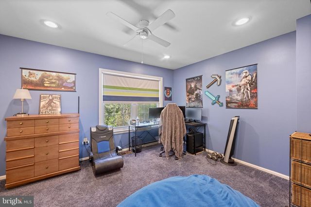 54 LAUREL CIR, Newtown, PA 18940