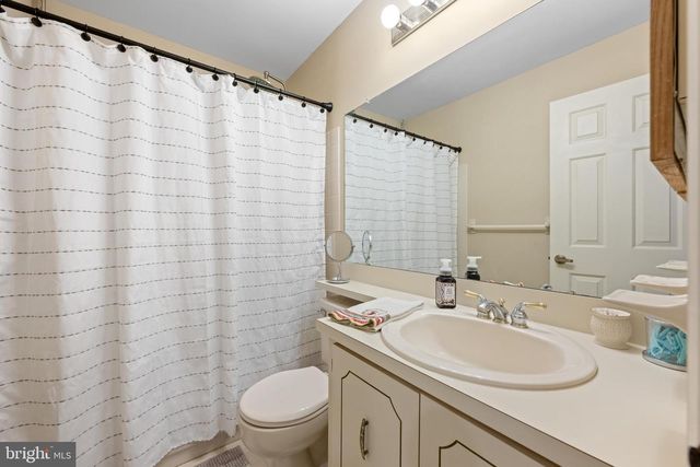 54 LAUREL CIR, Newtown, PA 18940