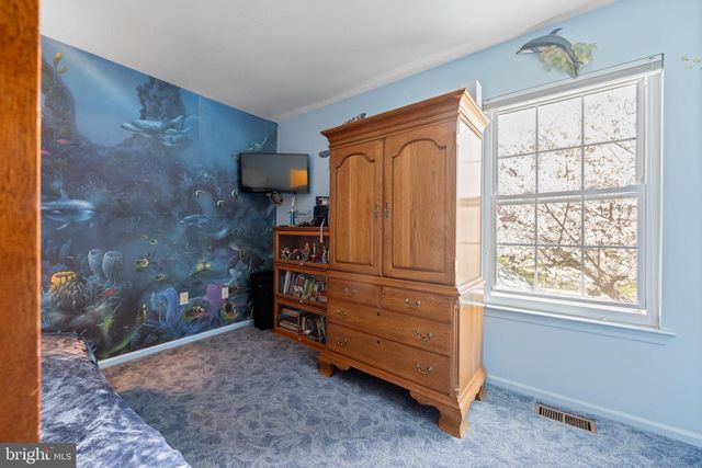 54 LAUREL CIR, Newtown, PA 18940