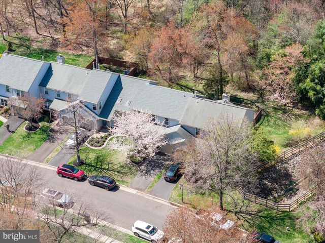 54 LAUREL CIR, Newtown, PA 18940