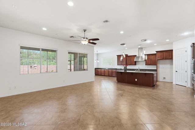 12527 N Paseo Penuela, Marana, AZ 85658