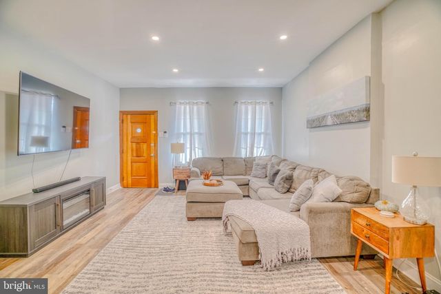 320 HERMITAGE ST, Philadelphia, PA 19128