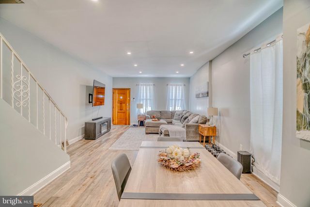 320 HERMITAGE ST, Philadelphia, PA 19128