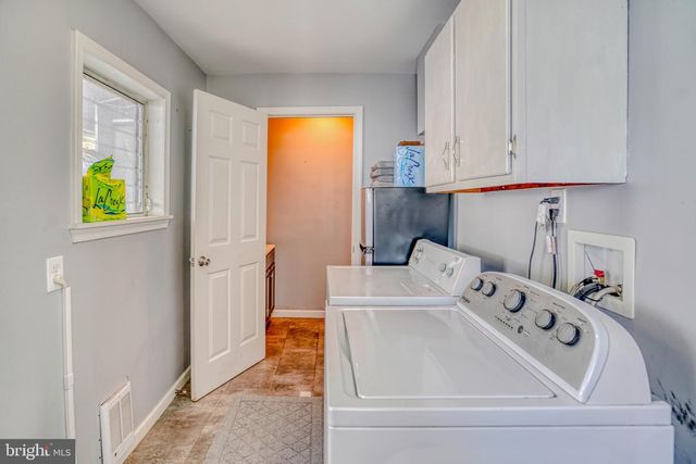 320 HERMITAGE ST, Philadelphia, PA 19128