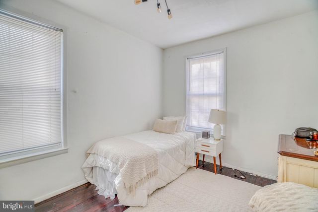 320 HERMITAGE ST, Philadelphia, PA 19128