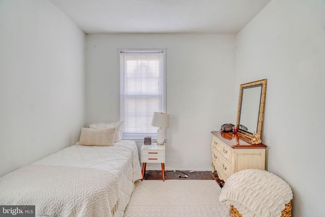 320 HERMITAGE ST, Philadelphia, PA 19128