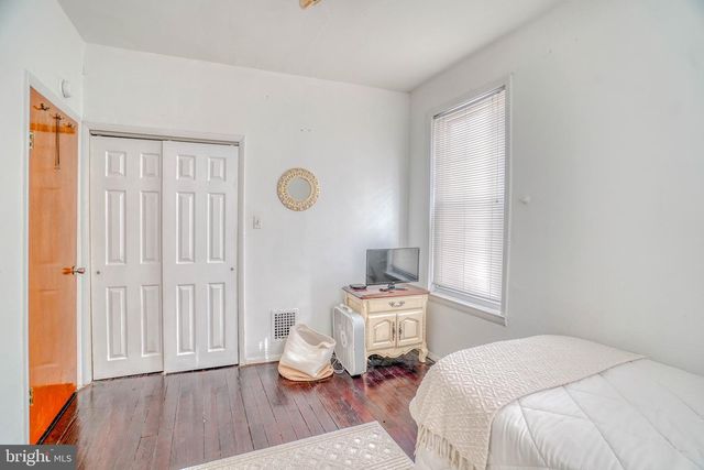 320 HERMITAGE ST, Philadelphia, PA 19128