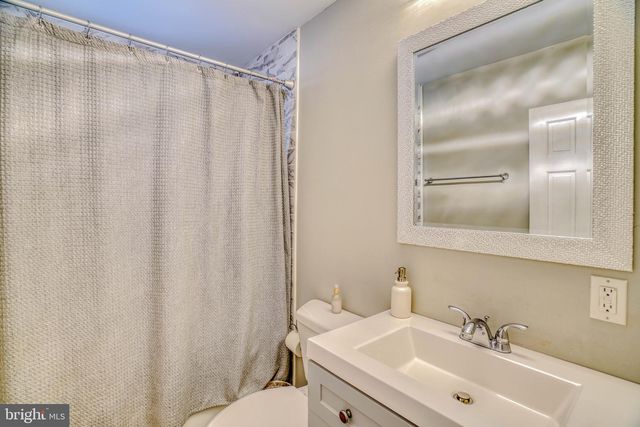 320 HERMITAGE ST, Philadelphia, PA 19128