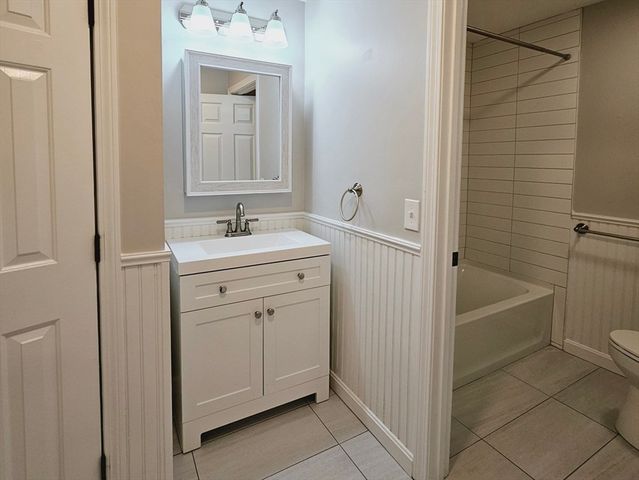 104 Walpole St 8, Canton, MA 02021