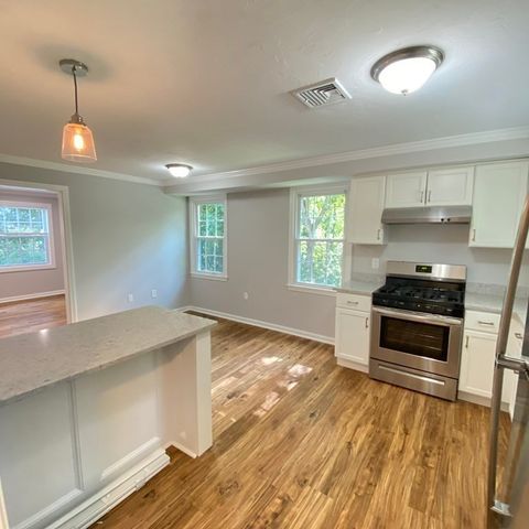 104 Walpole St 8, Canton, MA 02021
