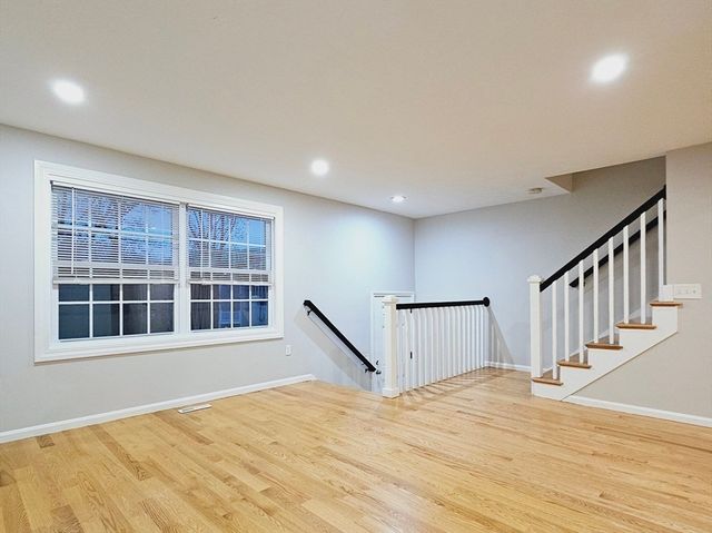 104 Walpole St 8, Canton, MA 02021