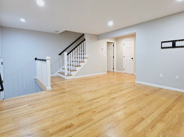 104 Walpole St 8, Canton, MA 02021