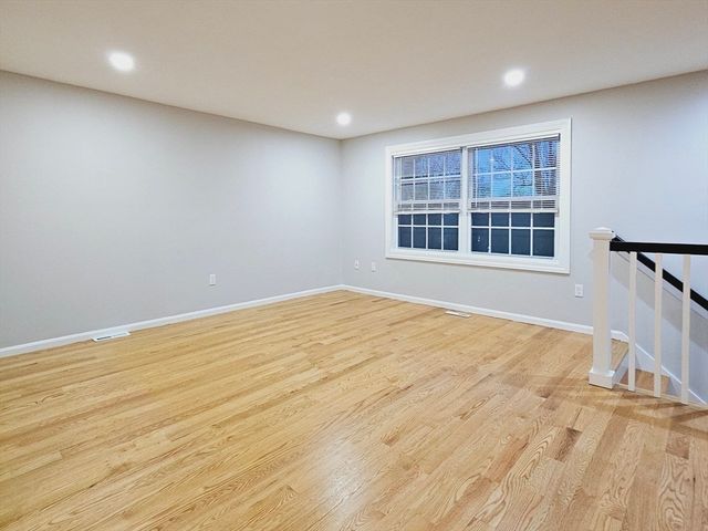 104 Walpole St 8, Canton, MA 02021