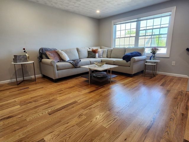 104 Walpole St 8, Canton, MA 02021