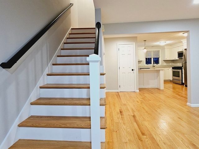 104 Walpole St 8, Canton, MA 02021