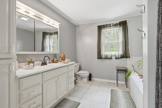 9371 N 408 E, Lake Village, IN 46349
