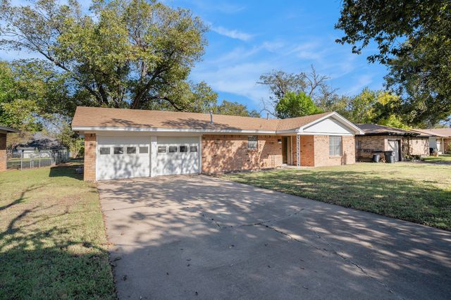 312 Stroud Street, Cleburne, TX 76033