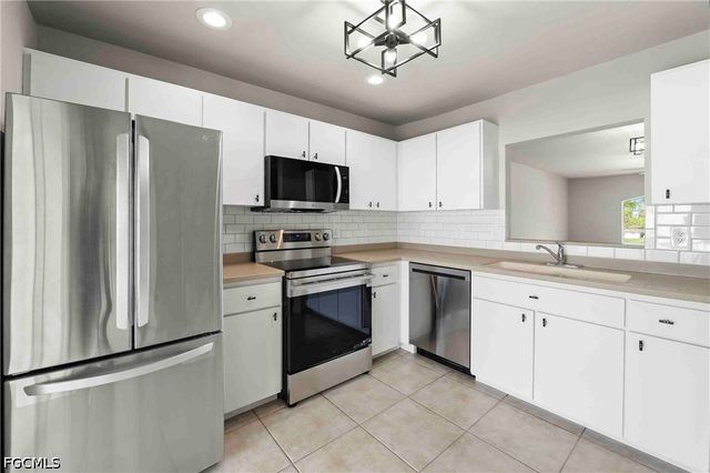 4520 Skyline BLVD 201, Cape Coral, FL 33914