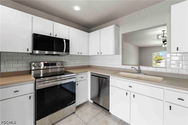 4520 Skyline BLVD 201, Cape Coral, FL 33914