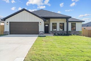 16517 Crossing Circle, Lindale, TX 75771