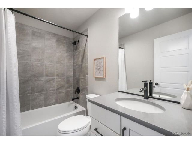 2573 Lakes Edge Dr, Monument, CO 80132