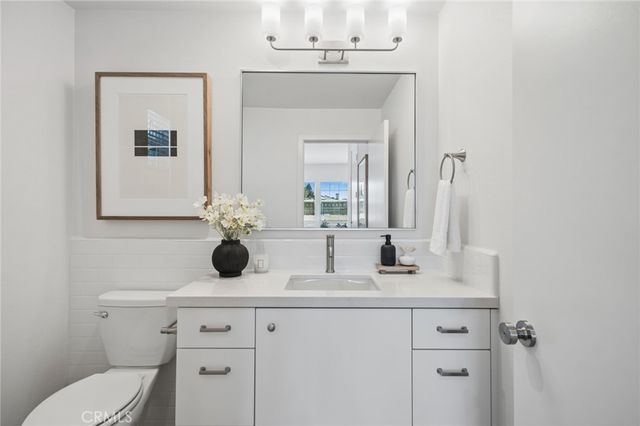 374 Hamilton Street A101, Costa Mesa, CA 92627
