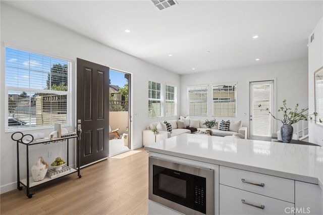 374 Hamilton Street A101, Costa Mesa, CA 92627