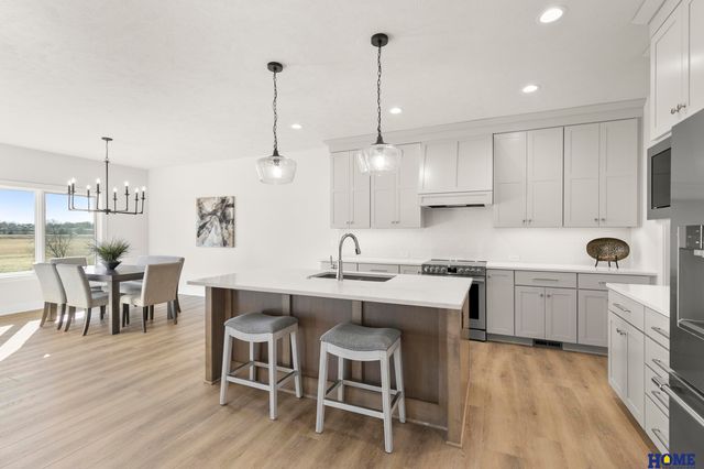 10009 Edgewater Lane, Lincoln, NE 68527