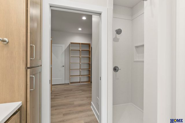 10009 Edgewater Lane, Lincoln, NE 68527