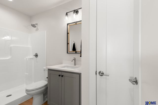 10009 Edgewater Lane, Lincoln, NE 68527