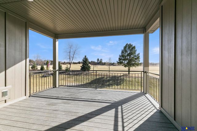 10009 Edgewater Lane, Lincoln, NE 68527