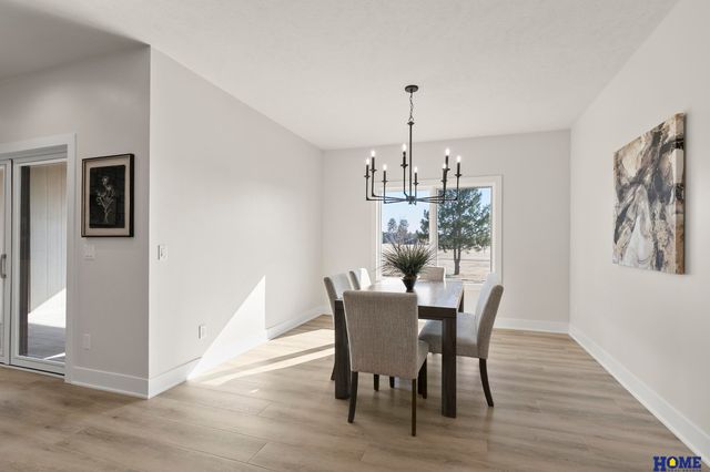 10009 Edgewater Lane, Lincoln, NE 68527