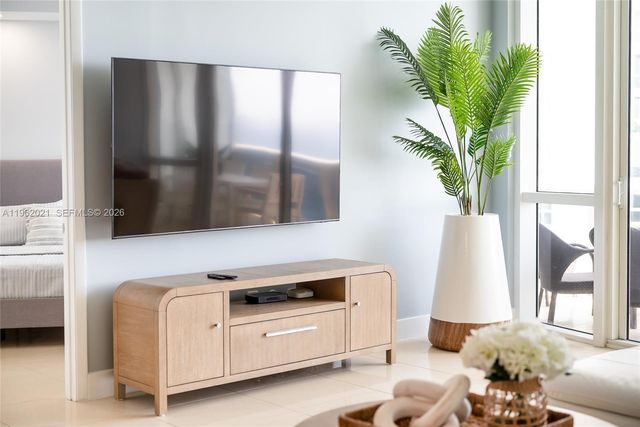 15901 Collins Ave 2303, Sunny Isles Beach, FL 33160