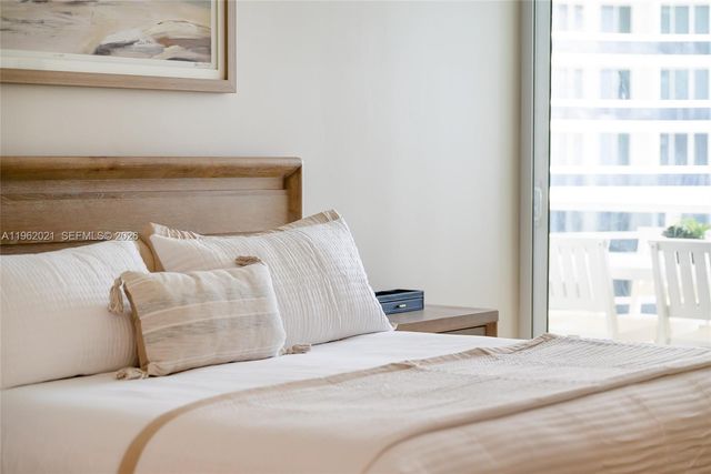 15901 Collins Ave 2303, Sunny Isles Beach, FL 33160