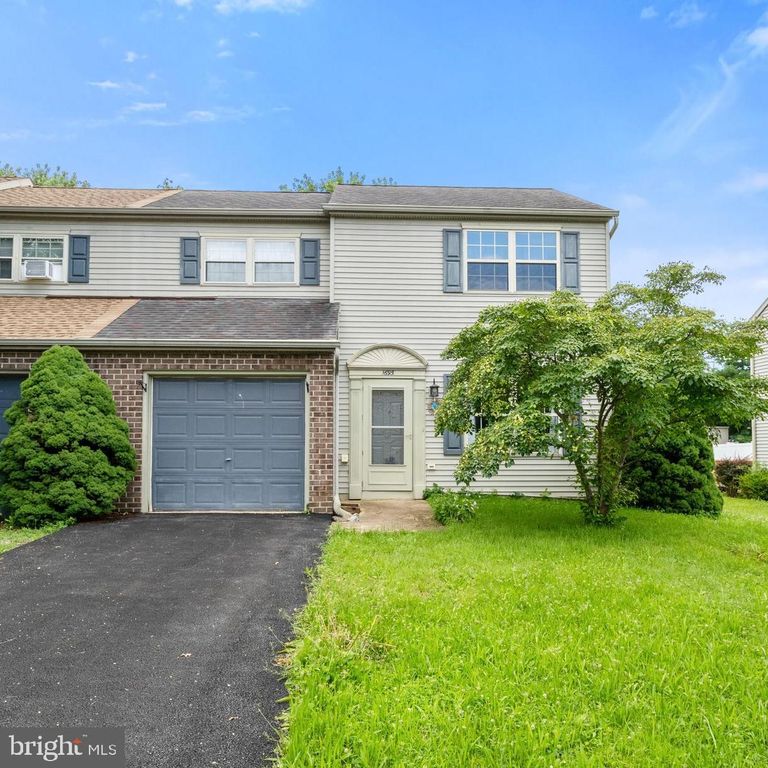 1695 WEEPING WILLOW LN #54B, Dover, PA 17315