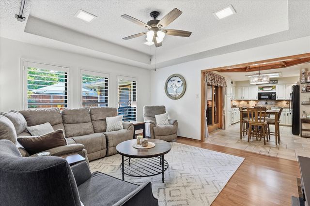 707 Glenn Drive, Euless, TX 76039