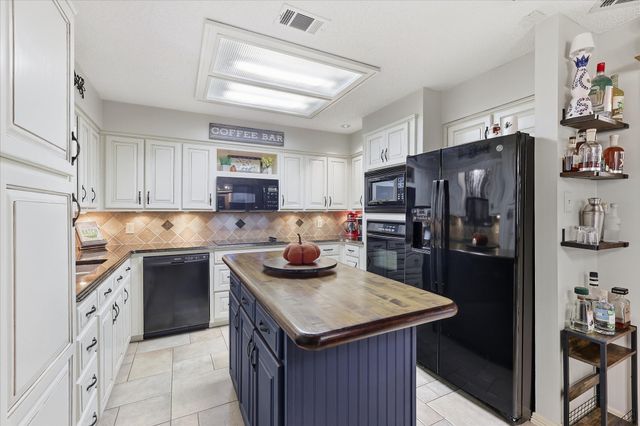 707 Glenn Drive, Euless, TX 76039