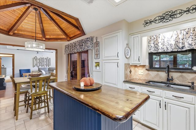 707 Glenn Drive, Euless, TX 76039