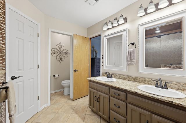 707 Glenn Drive, Euless, TX 76039