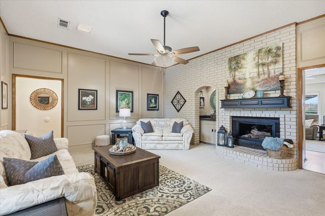 707 Glenn Drive, Euless, TX 76039