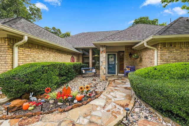 707 Glenn Drive, Euless, TX 76039