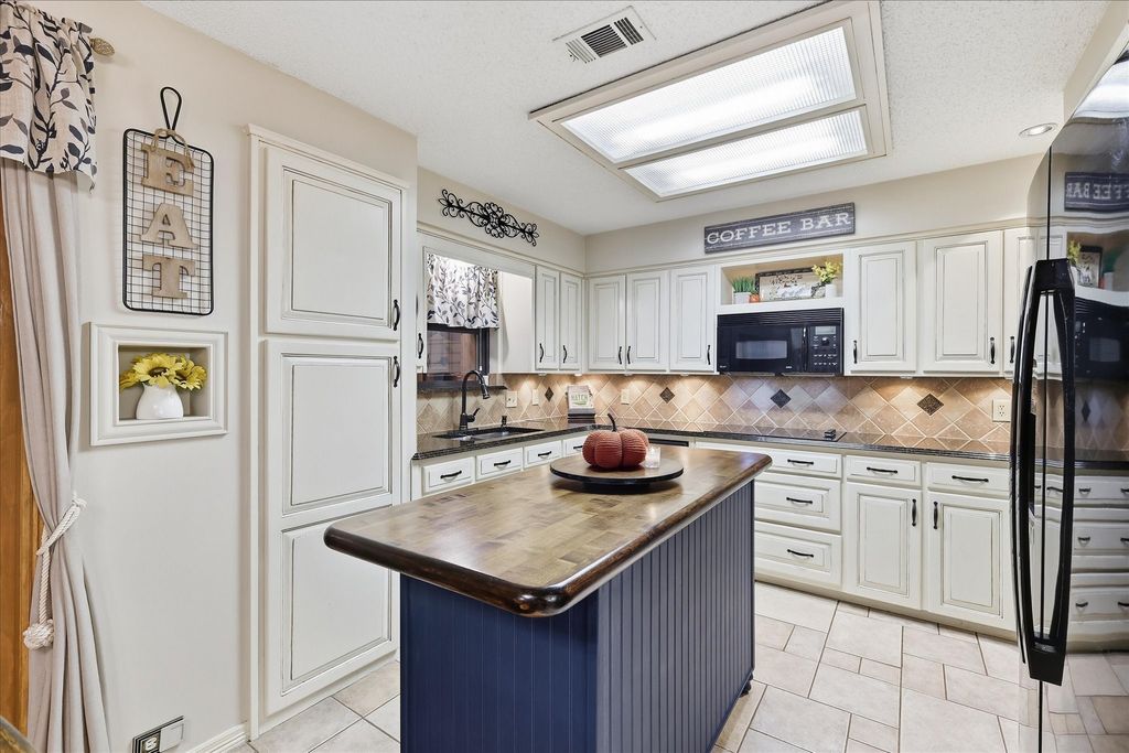 707 Glenn Drive, Euless, TX 76039 — photo 4