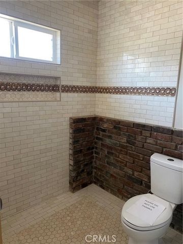 1447 W 47th Street, Los Angeles, CA 90062