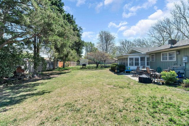 4102 W 17th St N, Wichita, KS 67212