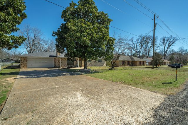 310 Mount Sylvan Street, Lindale, TX 75771