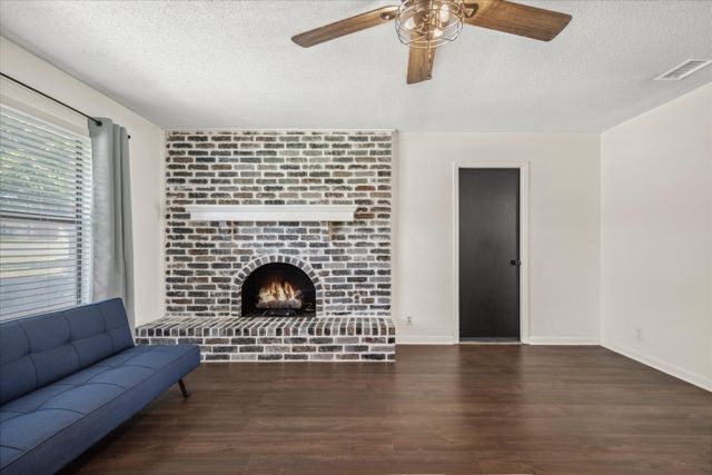 310 Mount Sylvan Street, Lindale, TX 75771