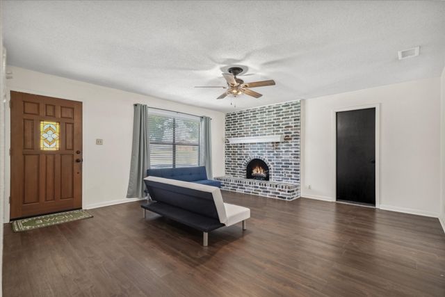 310 Mount Sylvan Street, Lindale, TX 75771