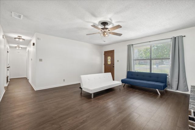 310 Mount Sylvan Street, Lindale, TX 75771